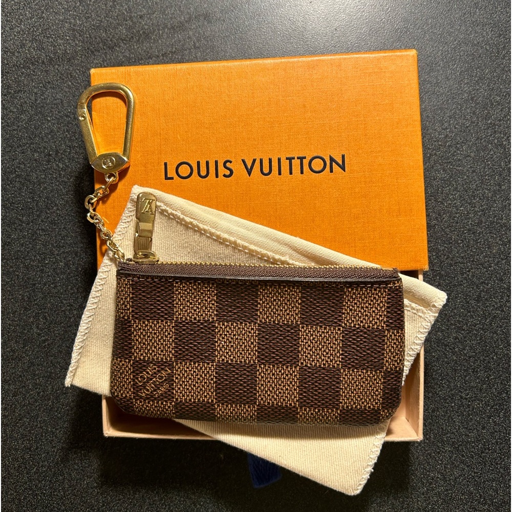 Louis Vuitton- Key Pouch Damier Brown
